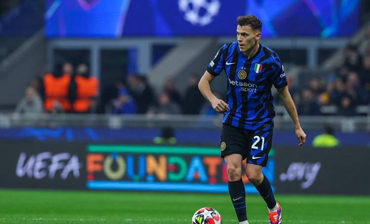 意甲转会市场动态:国米球员拒绝离队,米兰后卫坚定留队